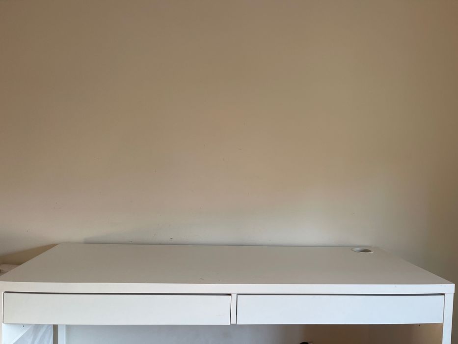 Secretária com cadeira de escritório IKEA