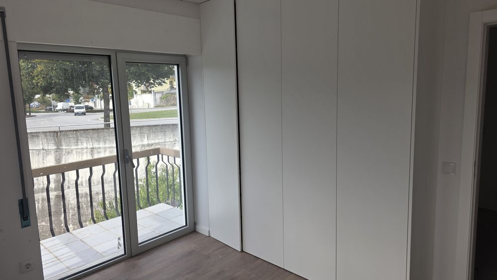 Apartamentos T2 novos com terraço.