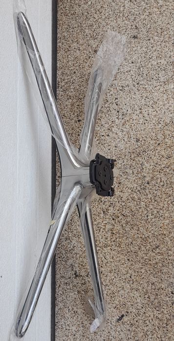 Suporte para televisão em móvel