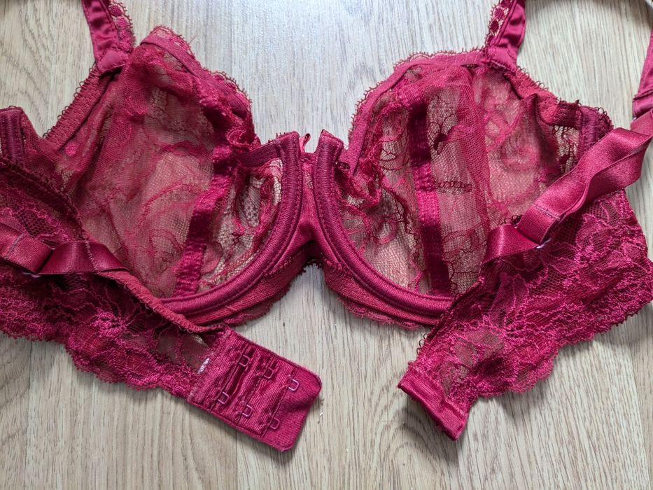 Chantelle stanik 70 E , 32 DD