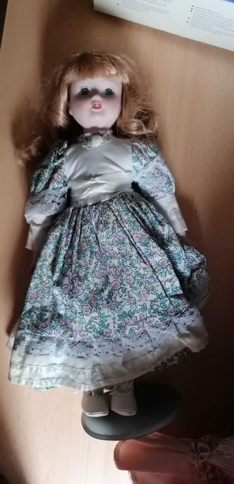 Boneca de porcelana Antiga (40cm)