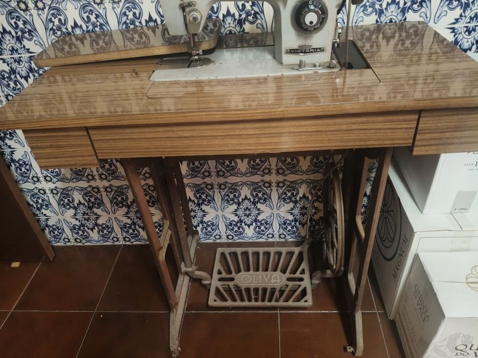 Maquina de costura antiga