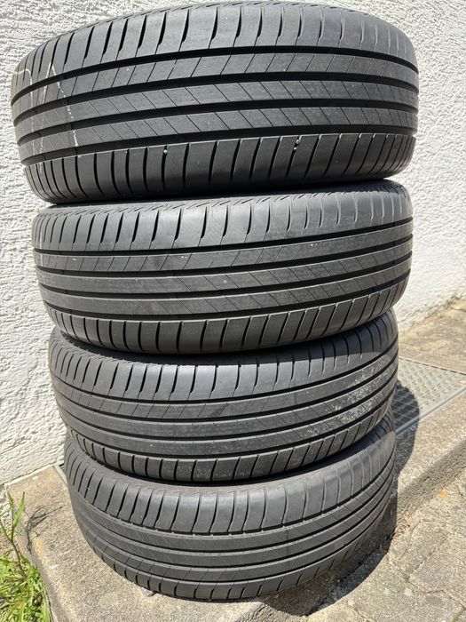 Літня гума Bridgestone 215 60 17