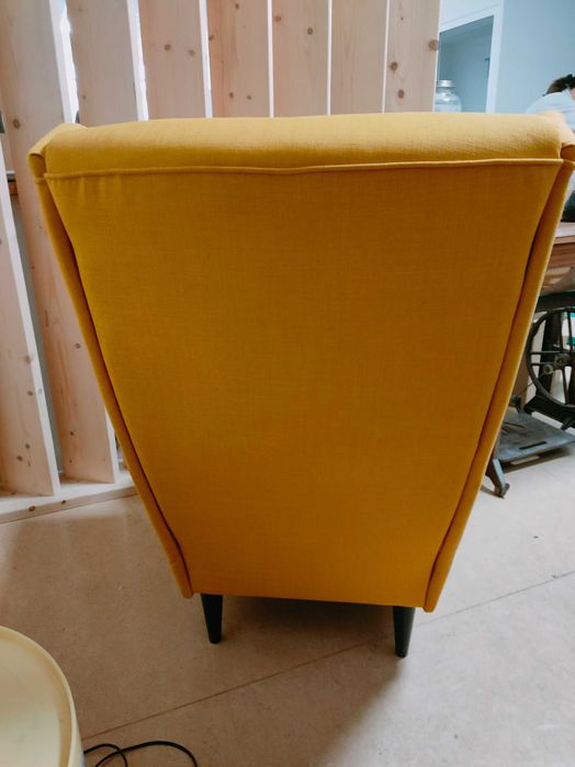 Poltrona STRANDMON amarelo