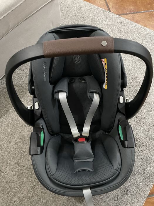 Maxi Cosi Pebble 360º Pro 2 + Base Isofix 360º Pro Black