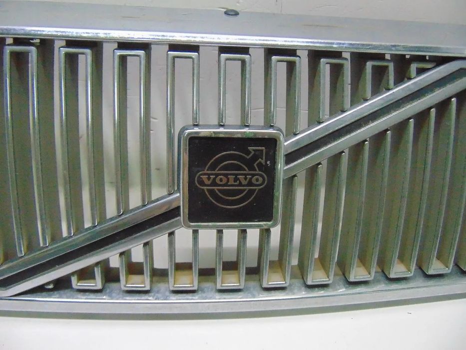 Volvo 440 grelhas " nova de stock antigo