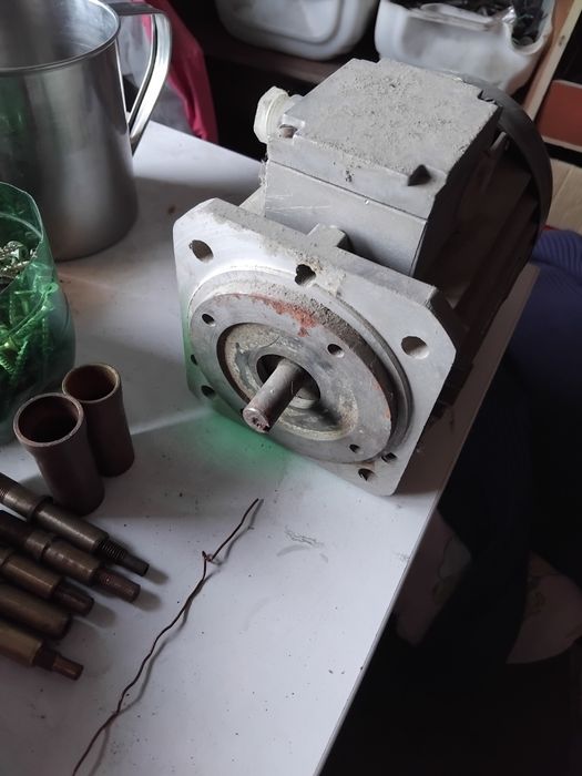 Продам мотор електричний