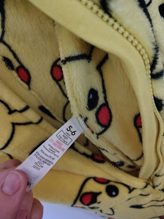 Kombinezon piżama strój Picachu