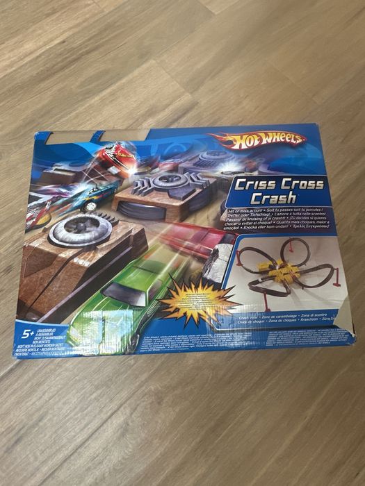 Hot Wheels K8568-0 - Criss Cross Crash Trackset