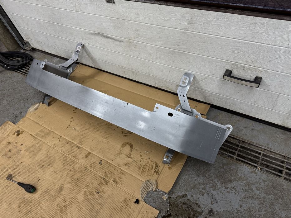 Підсилювач переднього бампера FORD ESCAPE mk4  20-25р. Усилитель буфер