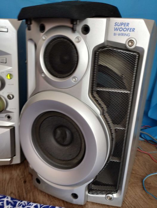 Мощный 400 Вт Panasonic ( Блютуз - AUX ) Внутри НЧ сабвуферы сабы