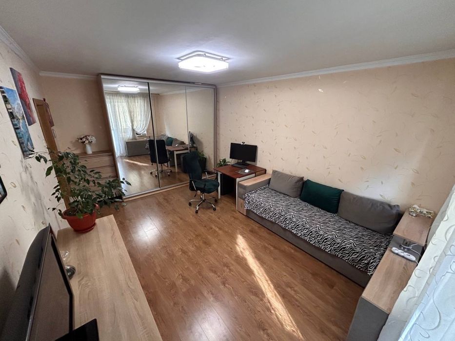 Продам однакімнатну з ремонтом, Бальзака 56