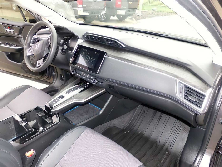 Honda Clarity Plug-In Hybrid      2018
