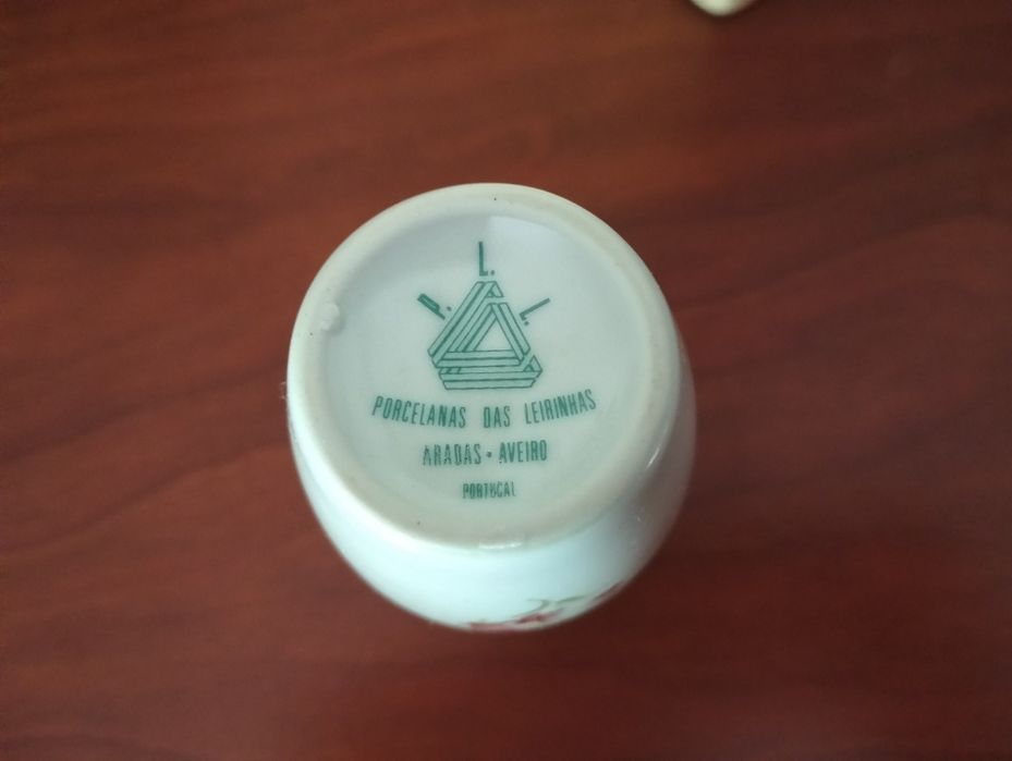 Par de Jarrões Miniatura Antigos (10cm) - Porcelanas das Leirinhas