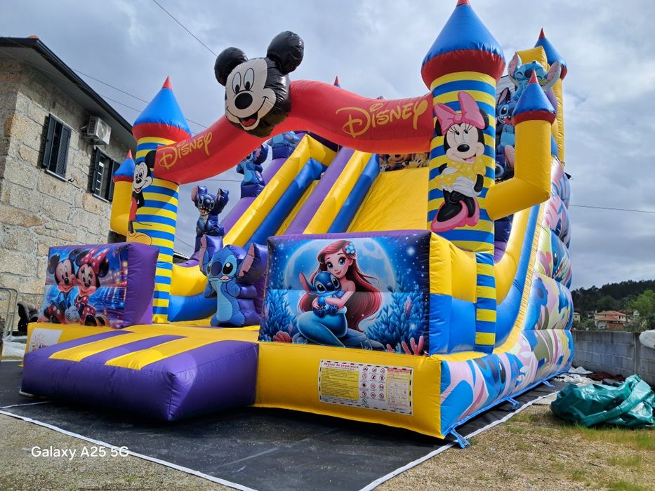 Insuflável Stich Mega Escorrega!