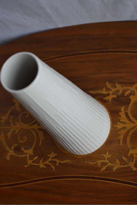 Wazon biały porcelanowy Schumann Arzberg Bavaria