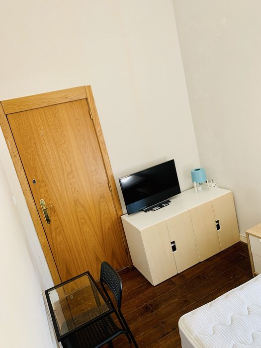 Quarto Solteiro ou Casal Estacao Mem Martins