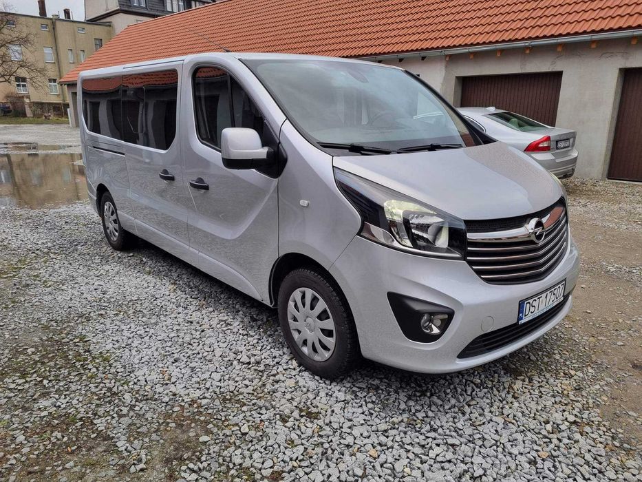 Wynajem Wypożyczalnia busów 9 osobowy