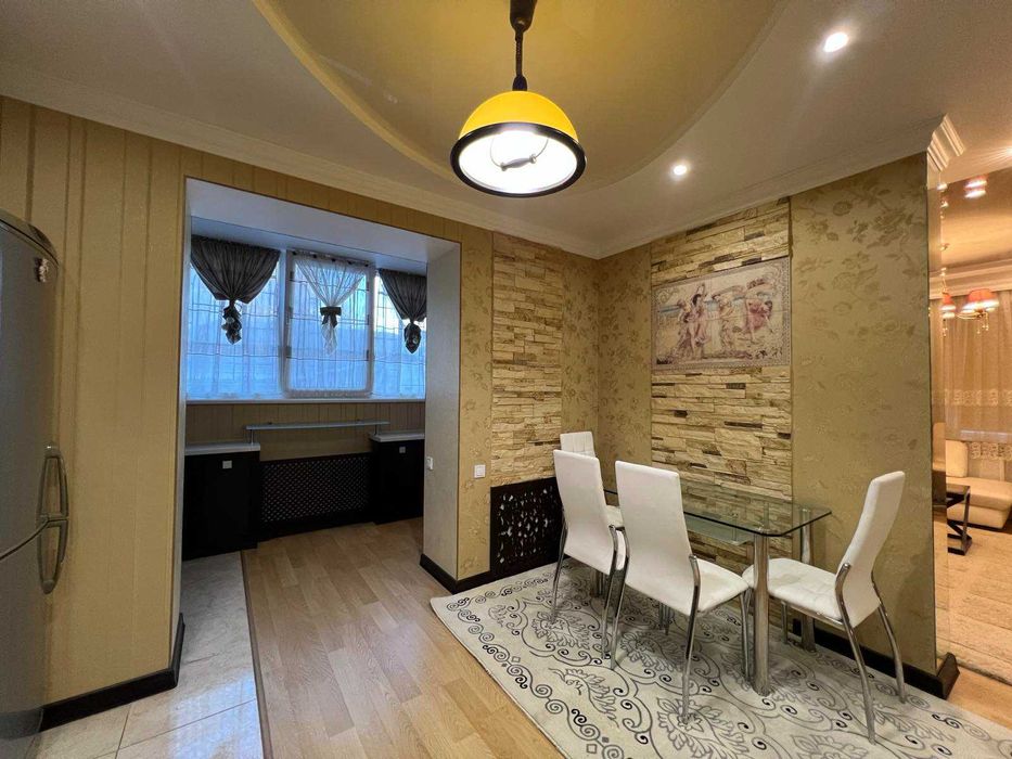 Продаю 2-х кімнатну квартиру в центрі міста (Премьер Хаус)