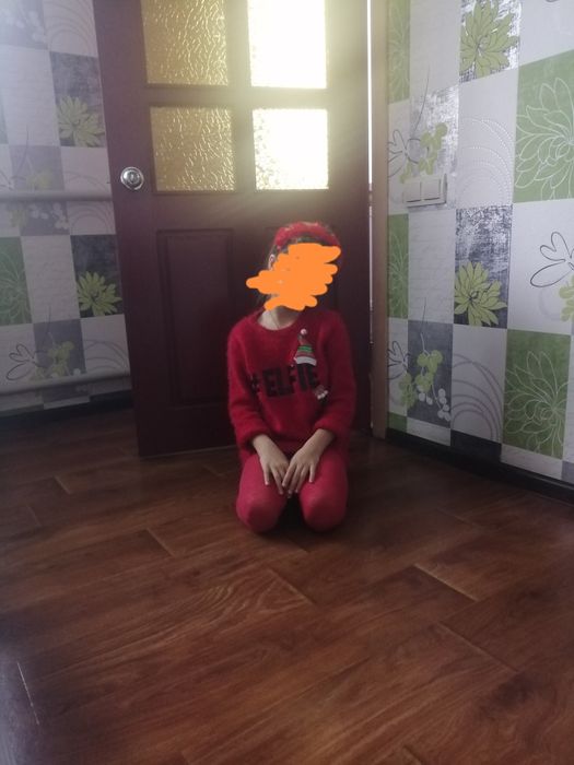 Светр для дівчинки