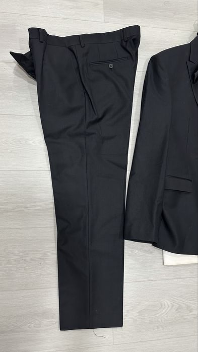 Костюм: піджак, брюки, рубашка, краватка