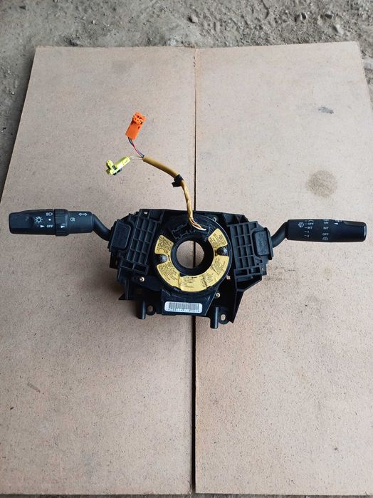 Підрульовий перемикач до Мазди 3 бк