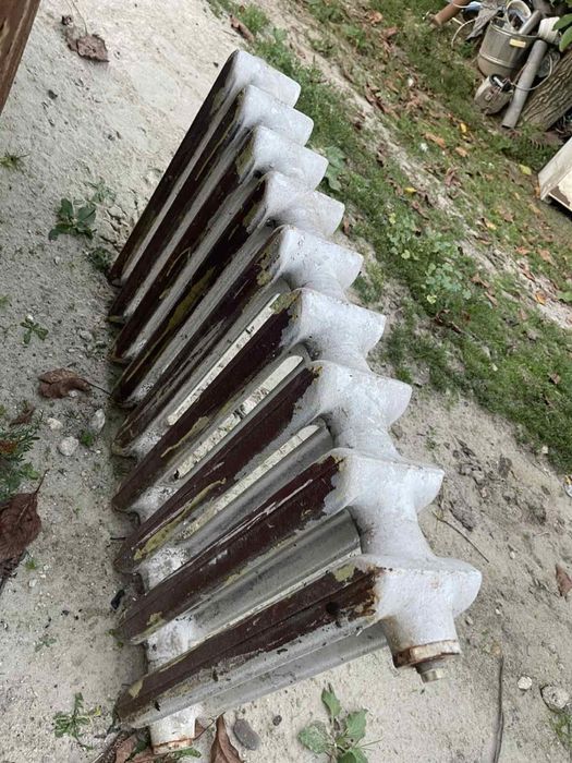 Продаю Батареї чугунні