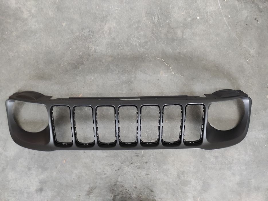 Решетка радиатора Jeep Renegade  2019 2020 2021 2022 2023