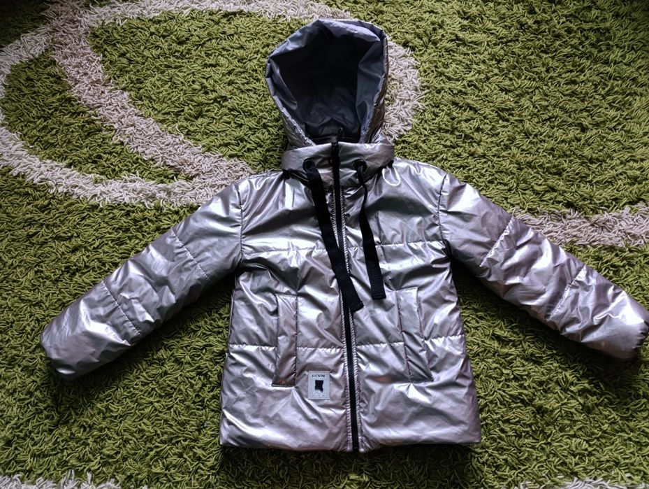 Куртка на ріст 146-152