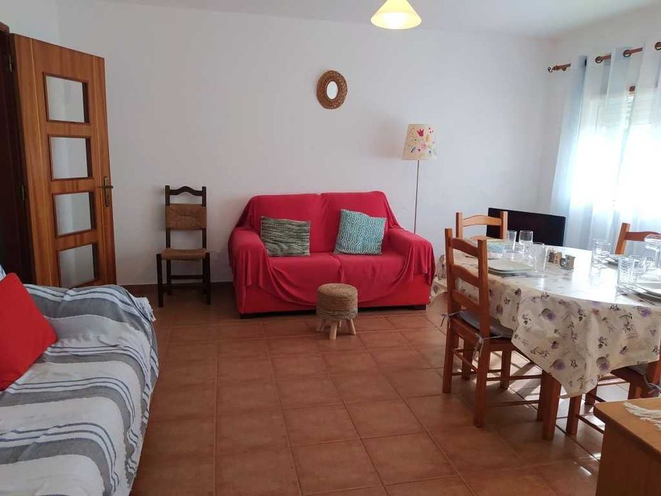 EAR-085 Apartamento T1 a 300 metros da Praia da Lota