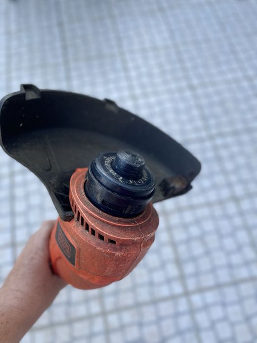 Aparador Elétrico Black+Decker GL360