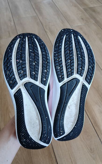 Кросівки Nike для дівчинки