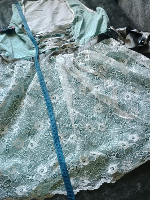 Sukienka bawarska Dirndl tradycyjny strój ludowy