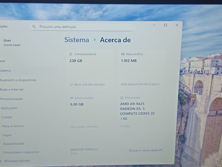 Portátil Lenovo / 8GB RAM / SSD 256GB / Gráfica 1GB