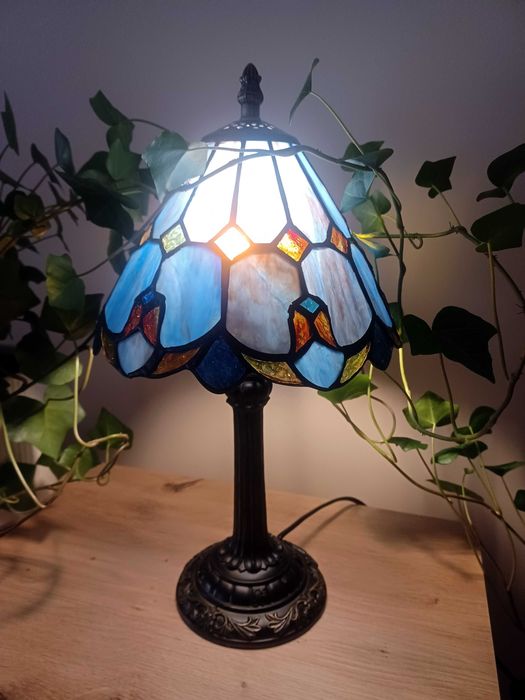 Śliczna Lampa Witrażowa w Stylu Tiffany