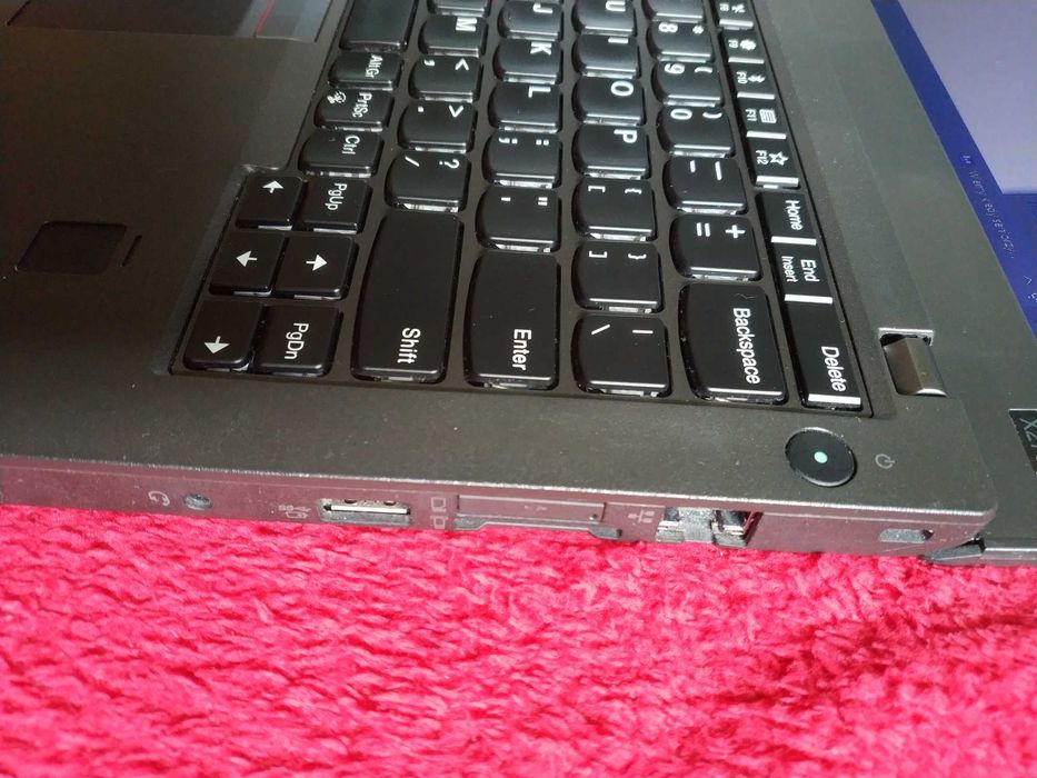 laptop 12" Lenovo x270 i5 8GBRAM podś klaw i czytnik lini papilarnych