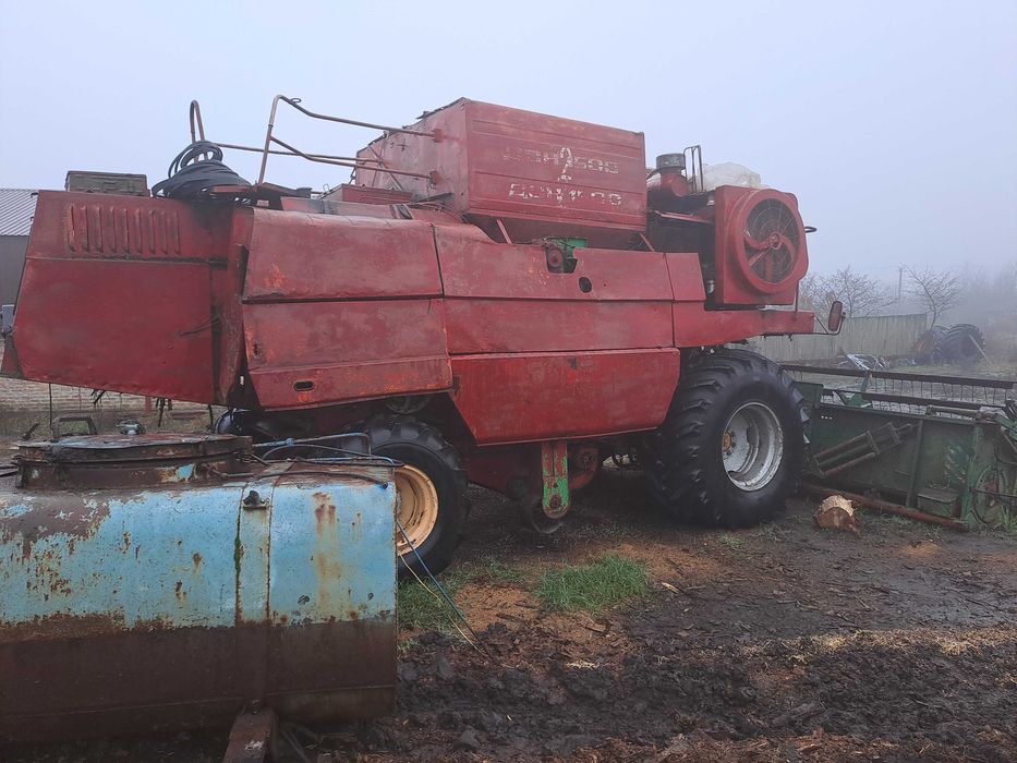 Комбаїн Дон 1500