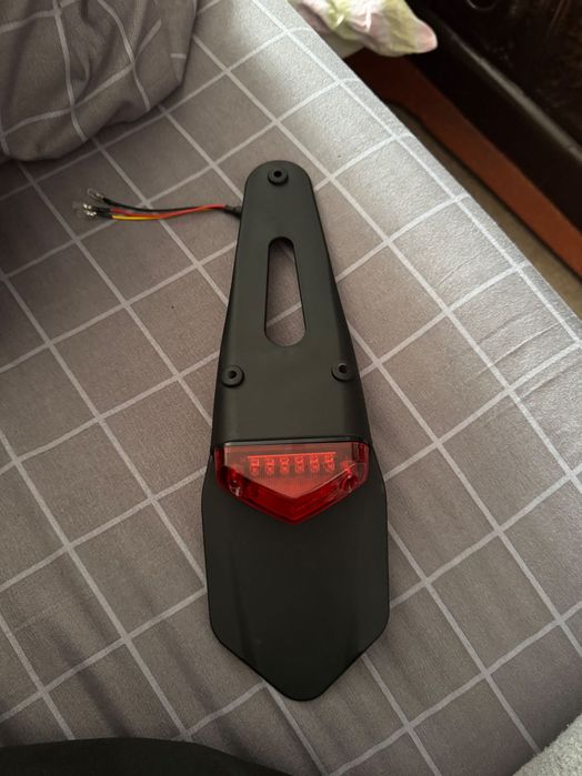 Крило на геон кові