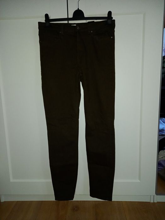 Spodnie khaki 40