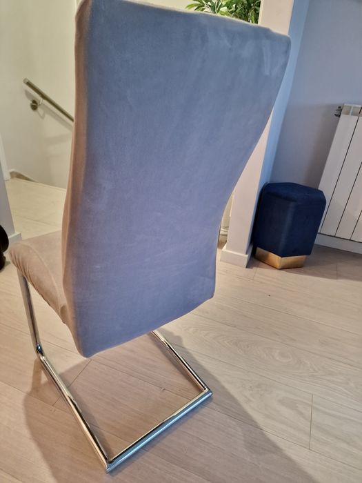 Conjunto 4 cadeiras cinzentas usadas