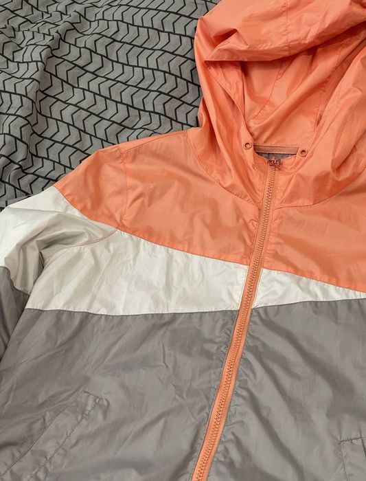 Жіноча вітровка куртка для бігу спорт M L