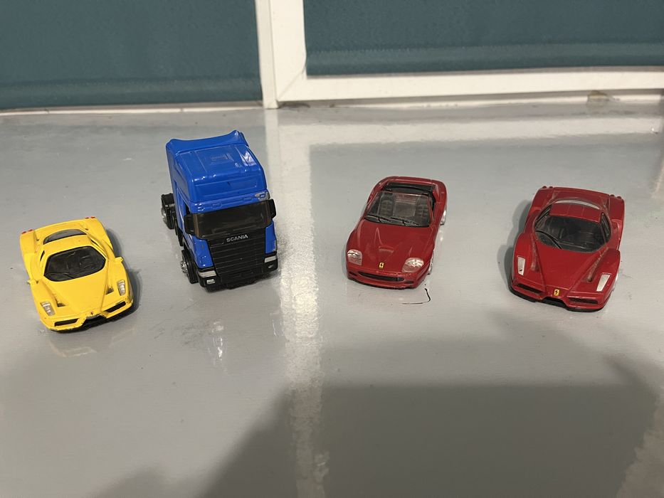 Іграшкові машинкі