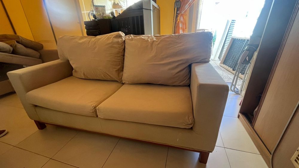 Sofá  2 lugares bege