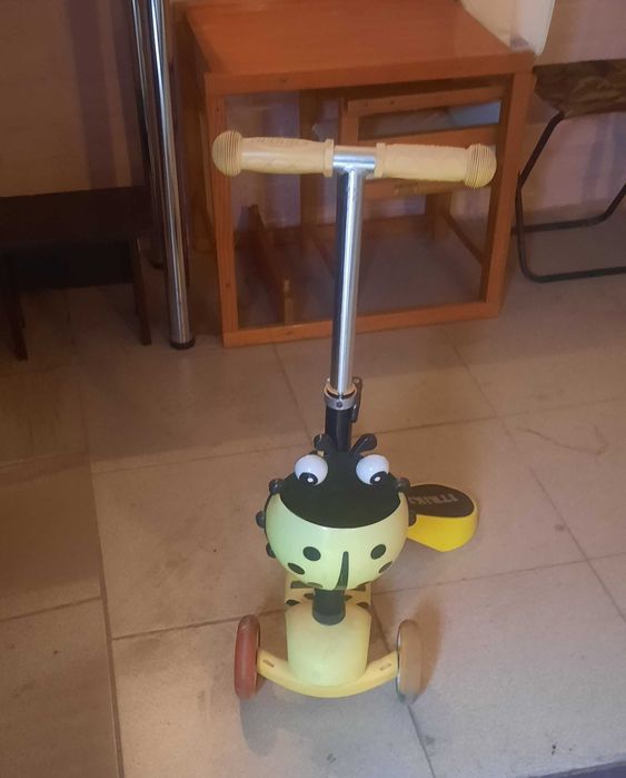 Дитячий  самокат з сидінням