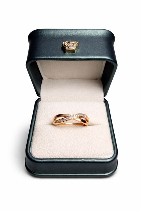 Pierścionek „Złota Nieskończoność” stal chirurgiczna premium