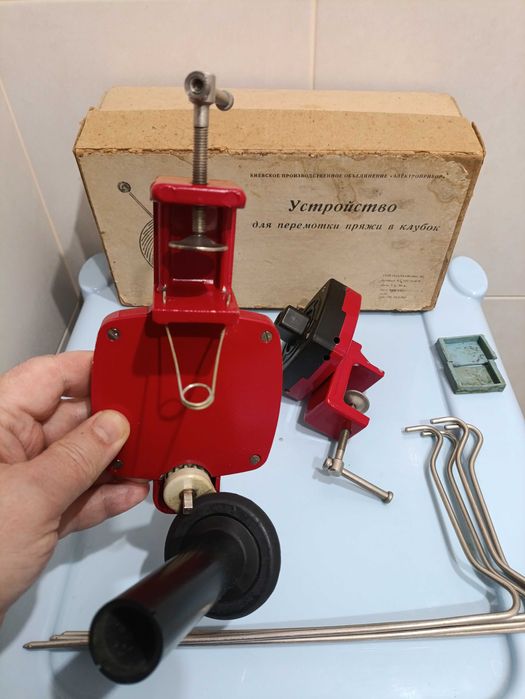 Моталка Устройство для перемотки пряжи в клубок СССР пристрій