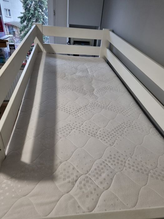 Sprzedam łóżko piętrowe