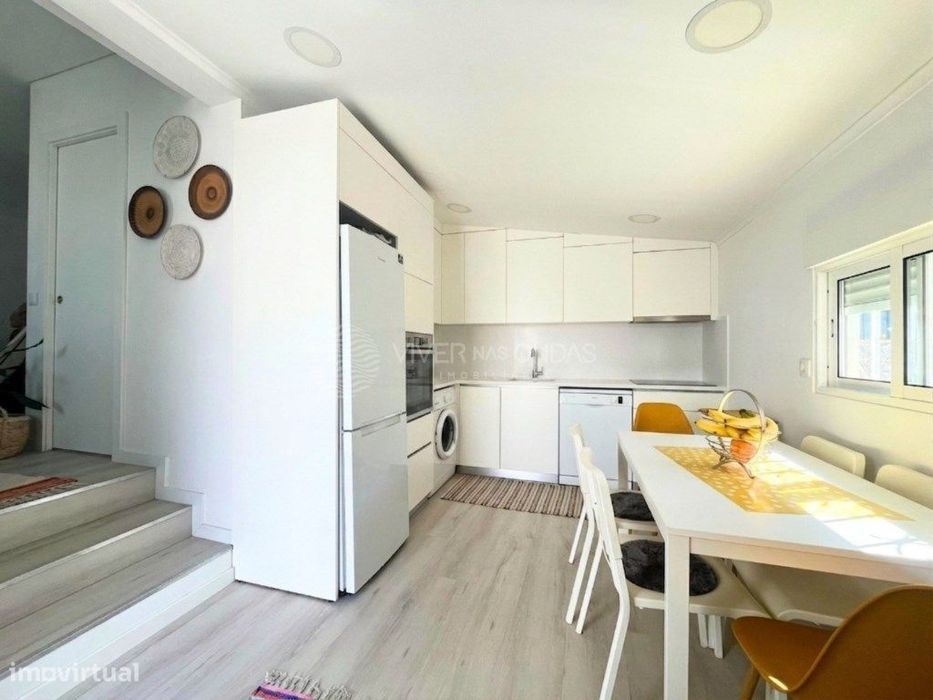 Apartamento T2 / Andar de Moradia remodelado em Santo António - Cos...