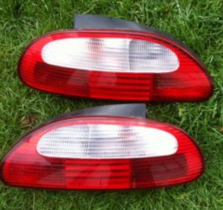 Farolins traseiros MGF e TF