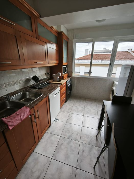Quarto Santa Iria de Azoia 550€